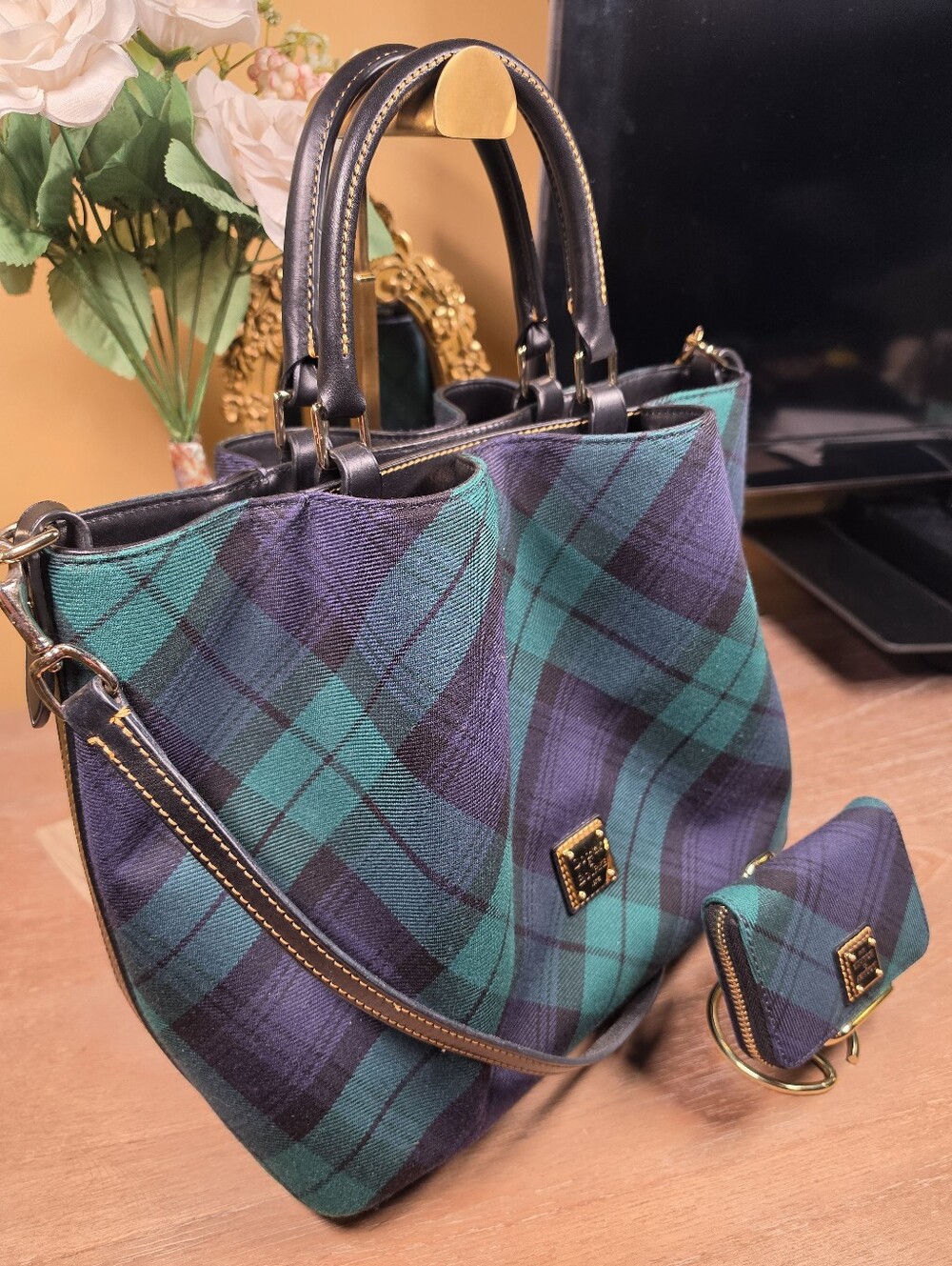 Dooney & Bourke Tartan Large Barlow Navy Plaid Tote w/ Wallet & Dusty(MSRP $645) - Picture 4 of 14